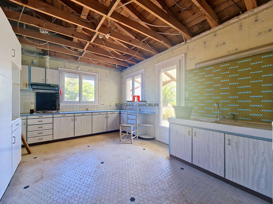 Maison 166 m² à Saint-Christoly-De-Blaye  - photo 5