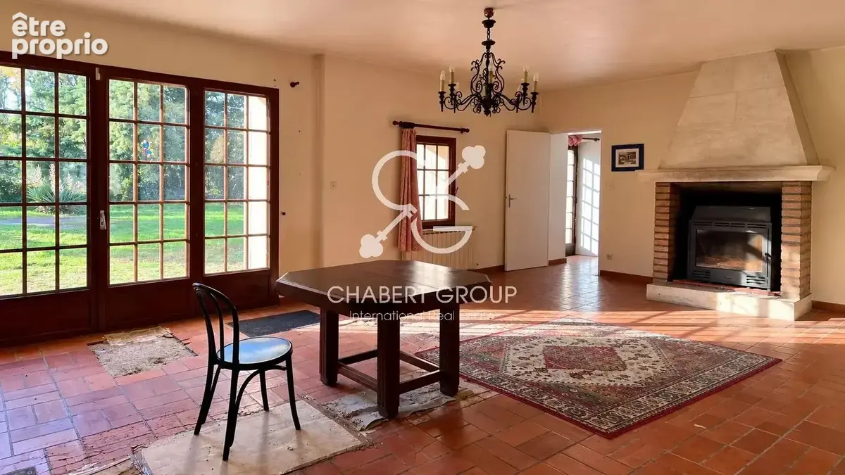 Sénas – mas provençal – 6 pièces – 164 m² habitables – terrain 2,3 ha – 218 m² avec annexes - photo 6