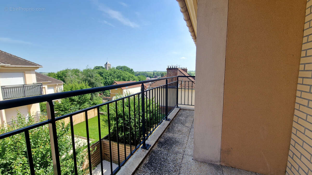 Appartement à LOUVRES