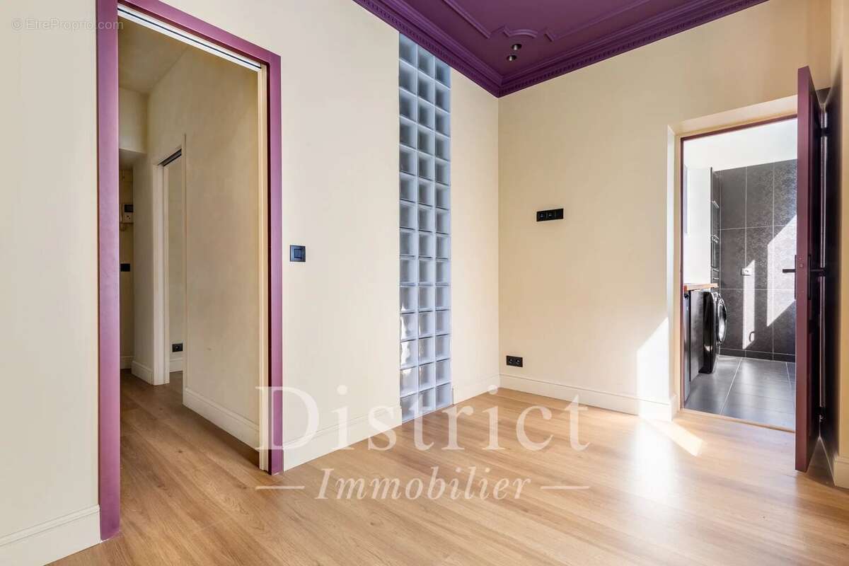 Appartement à PARIS-8E