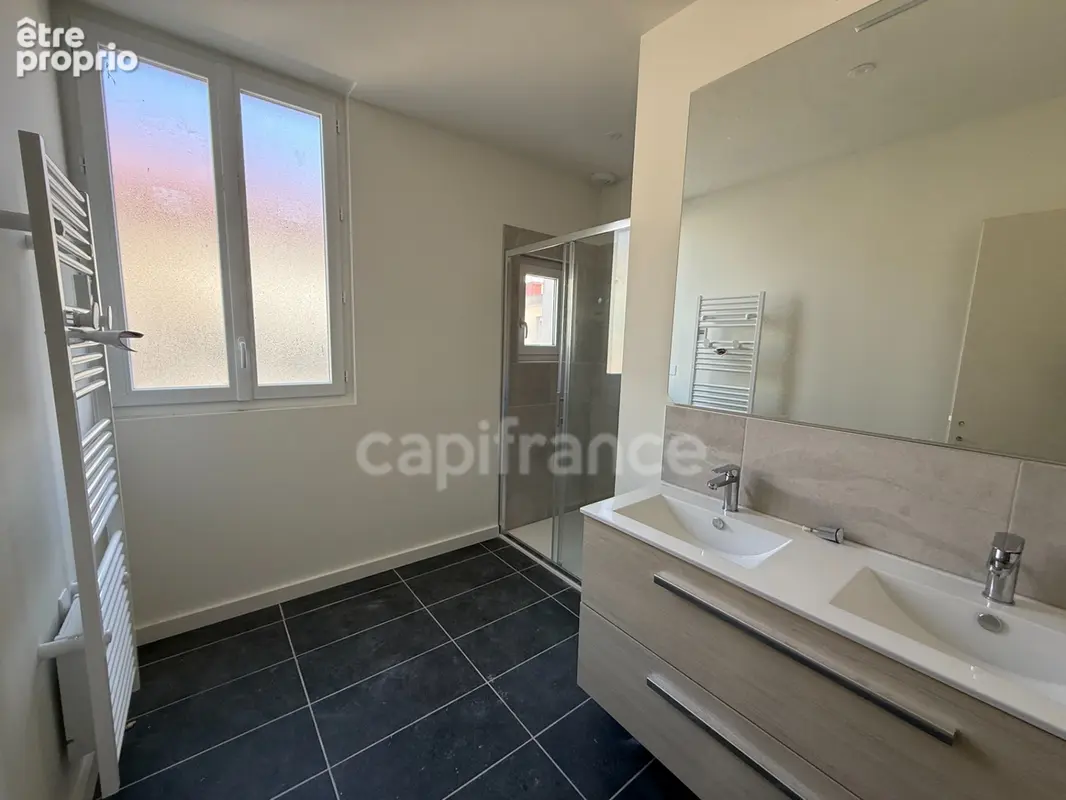 Appartement refait à neuf avec parking et ascenseur - photo 9