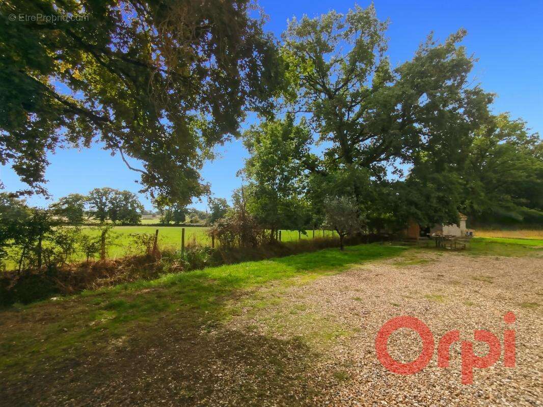 Maison à LURCY-LEVIS