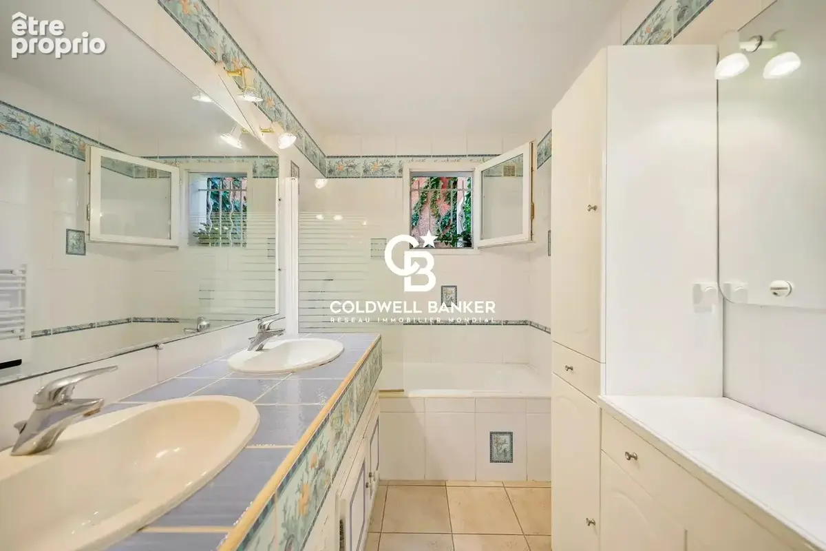 Villa vue mer, à pied du village - 83320 Carqueiranne - photo 31