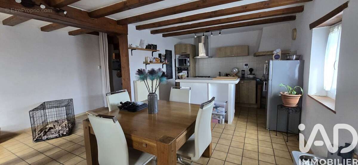 Maison 100 m² à Verrieres  - photo 5