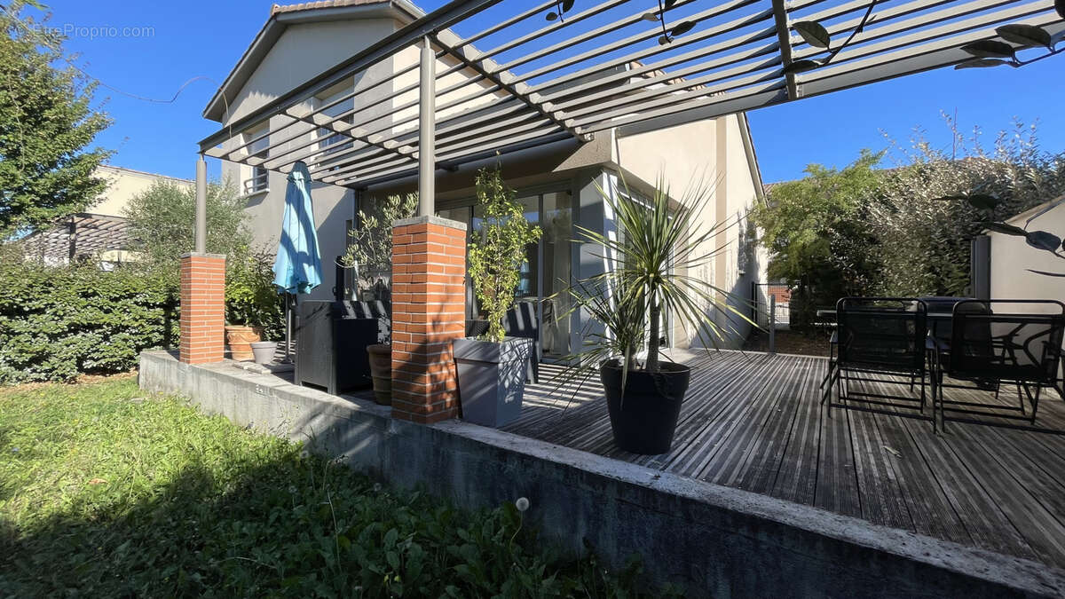 Maison à CASTELGINEST