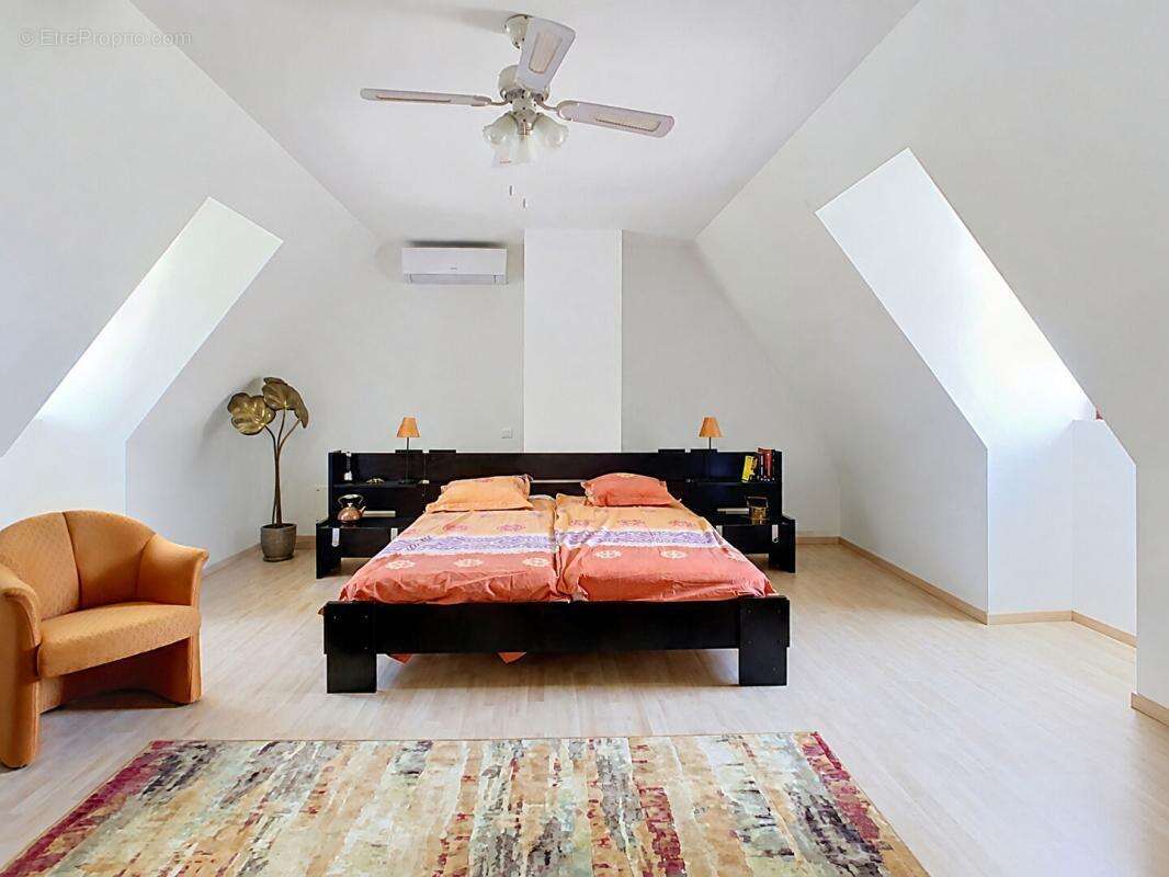 Belle maison contemporaine avec 5 chambres et piscine - photo 11