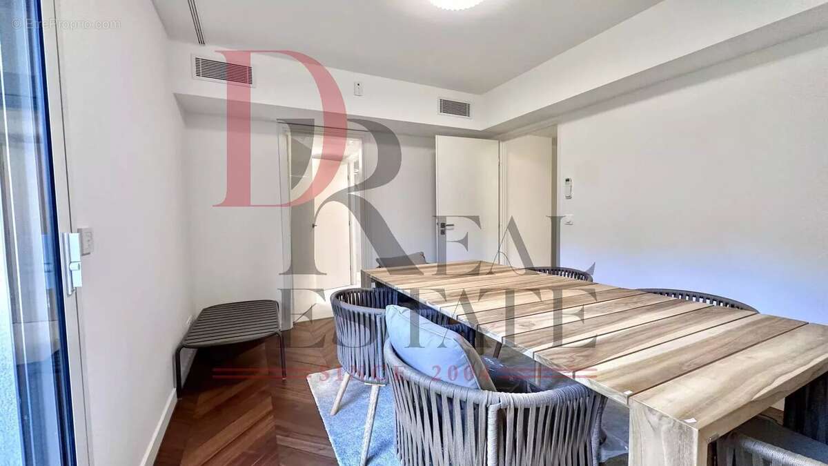 Appartement à ROQUEBRUNE-CAP-MARTIN