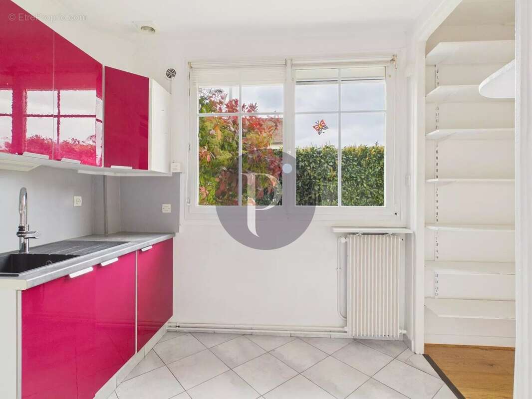 Appartement à VERRIERES-LE-BUISSON