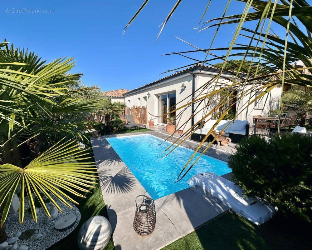 Maison à LES MATHES