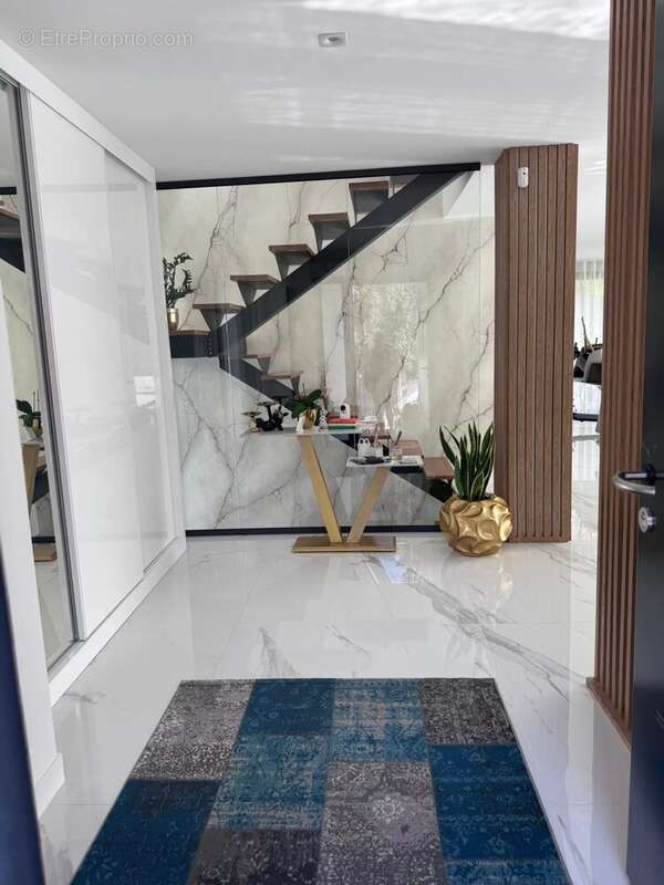 Maison à LA FRETTE-SUR-SEINE