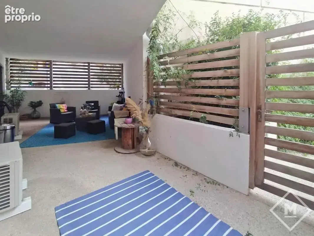 Appartement à MARSEILLE-1E