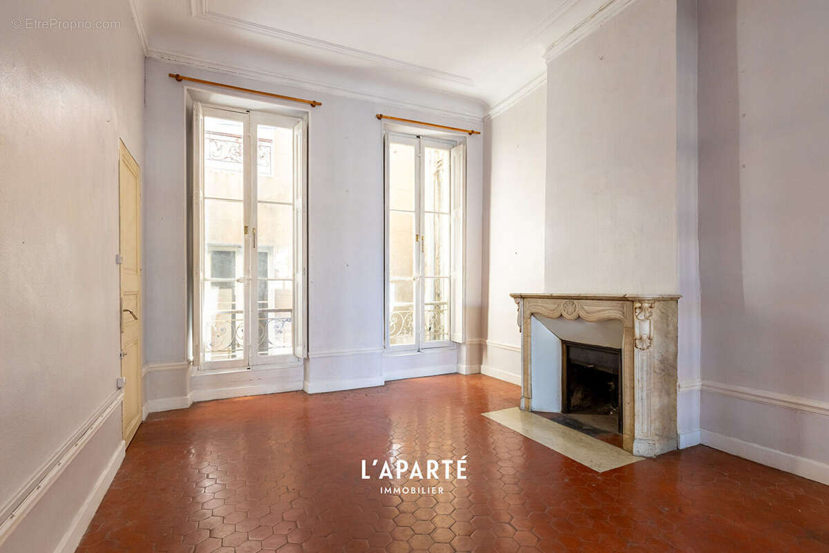 Appartement à MARSEILLE-6E