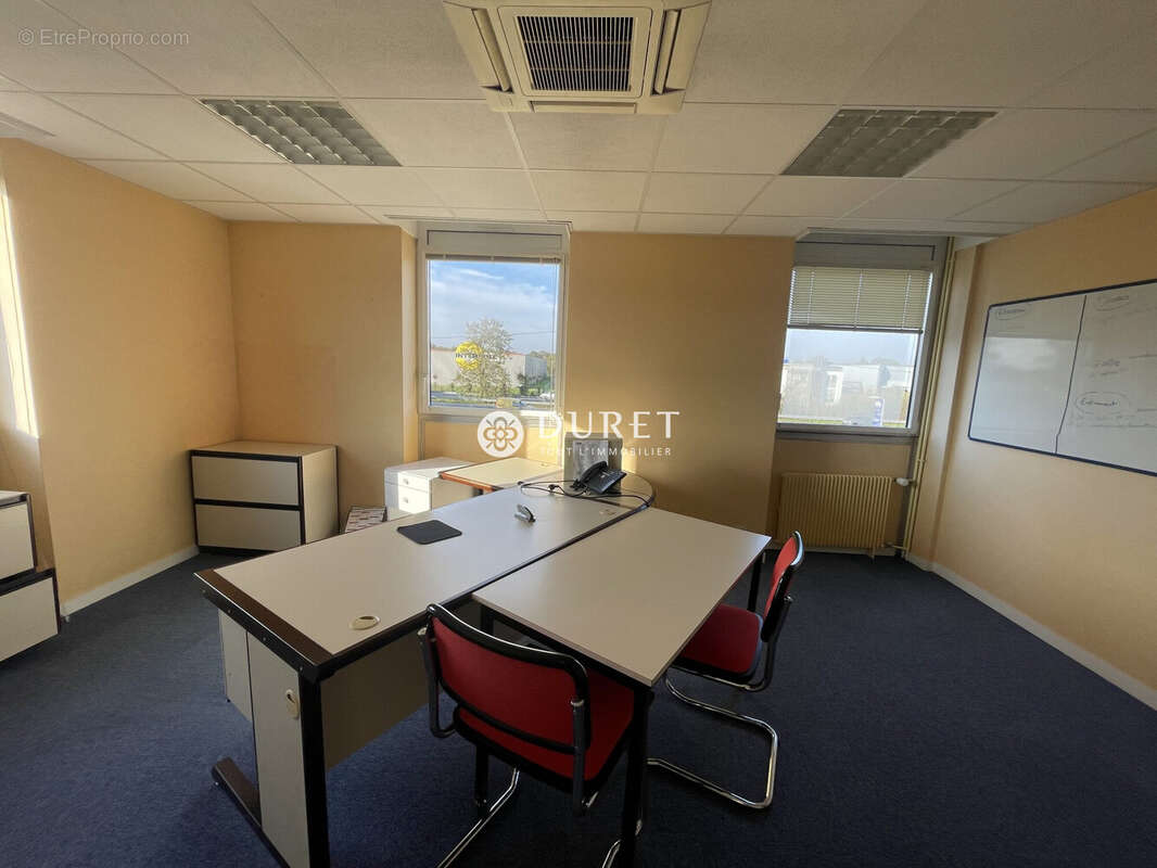 Commerce 958 m² à Mouilleron-Le-Captif  - photo 7