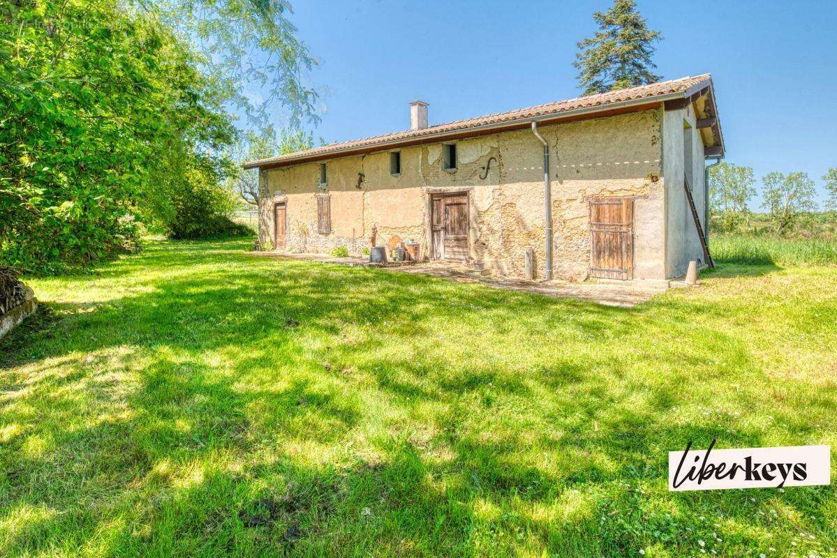 Maison longère T6 garage, annexes, terrain cadre exceptionnel - photo 13
