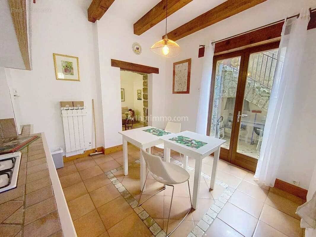 Appartement à CATERI