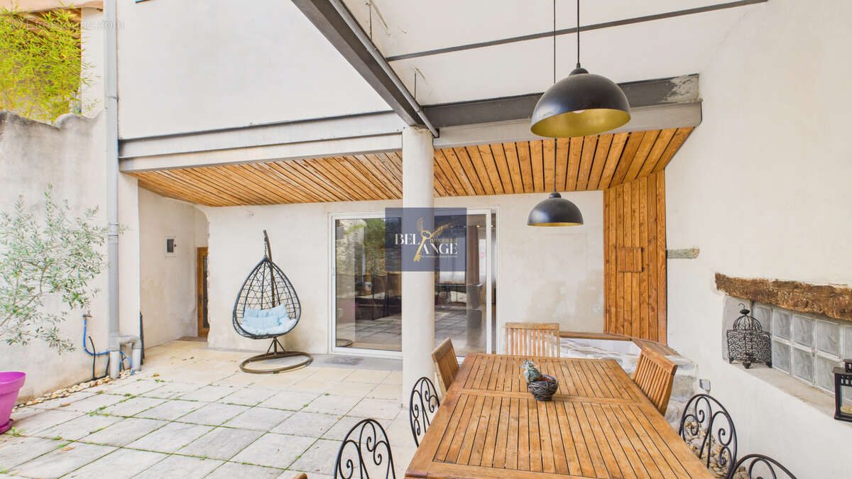 Maison à VILLENEUVE-DE-BERG