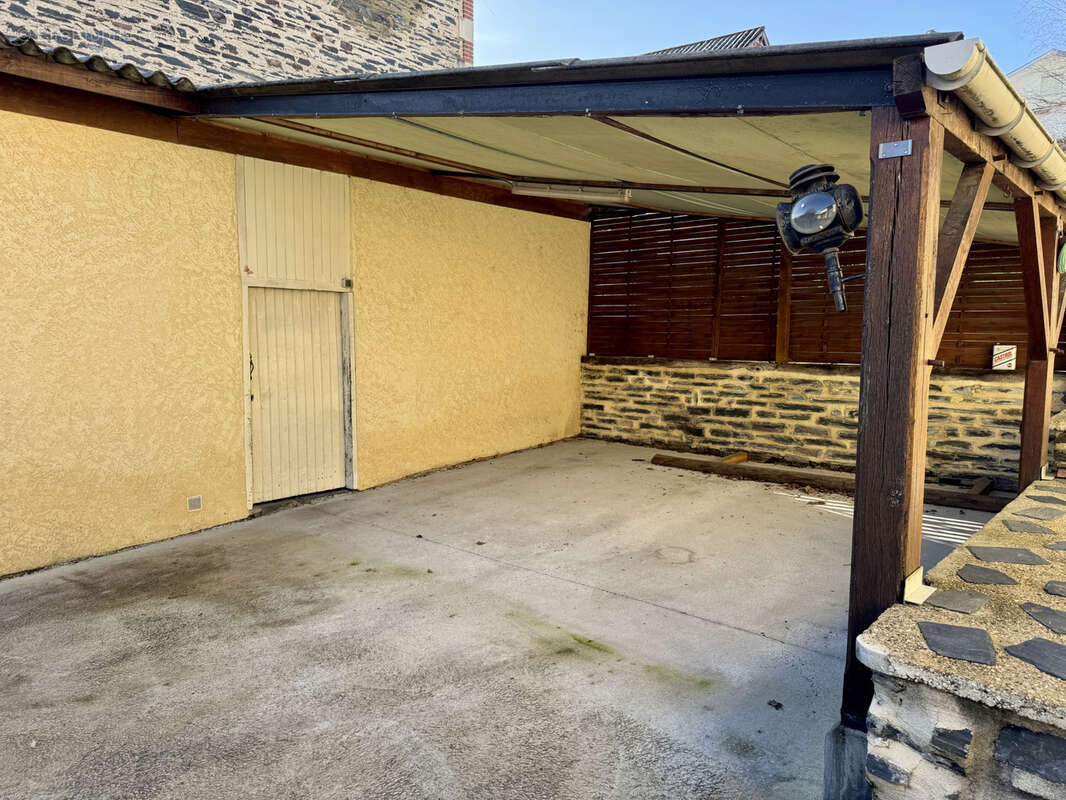 Maison à OBJAT