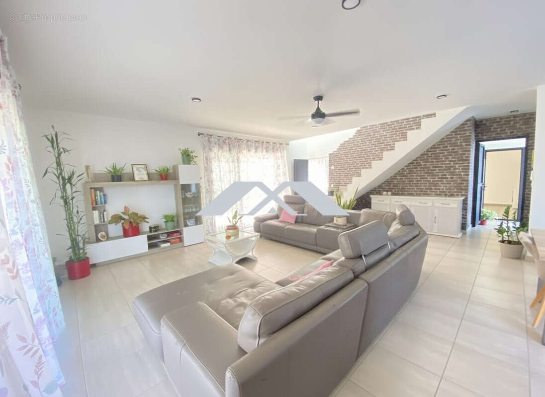 Maison 135 m² à Saint-Joseph  - photo 3