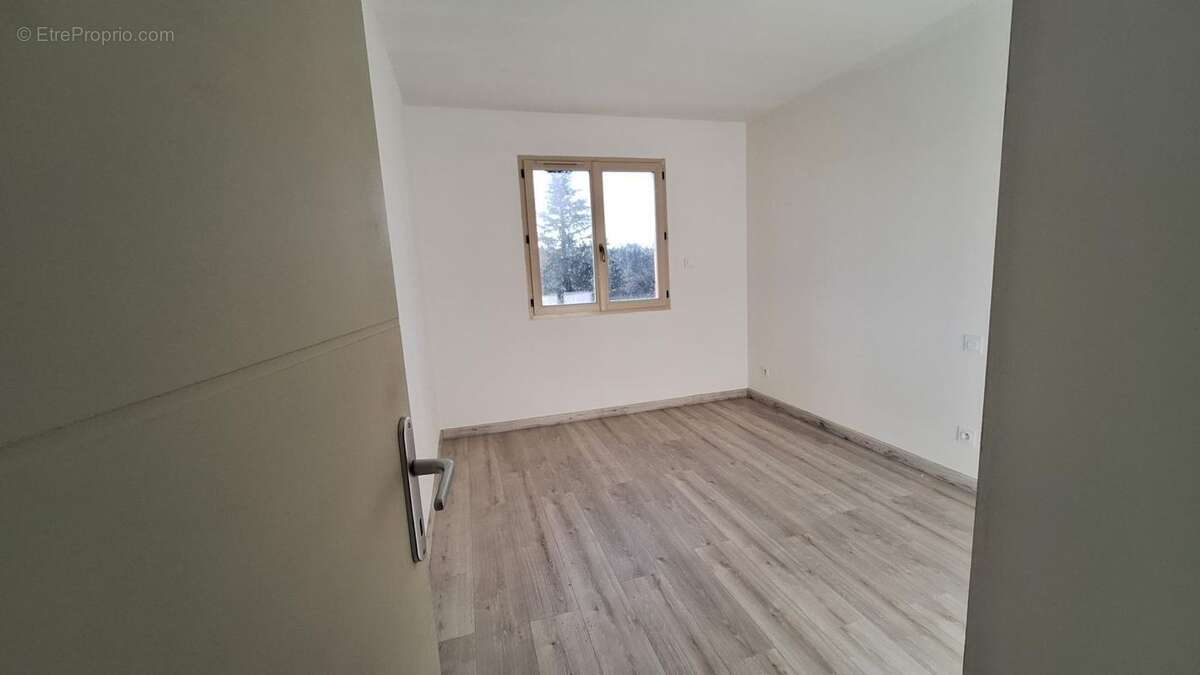 Maison à BONNAC-LA-COTE