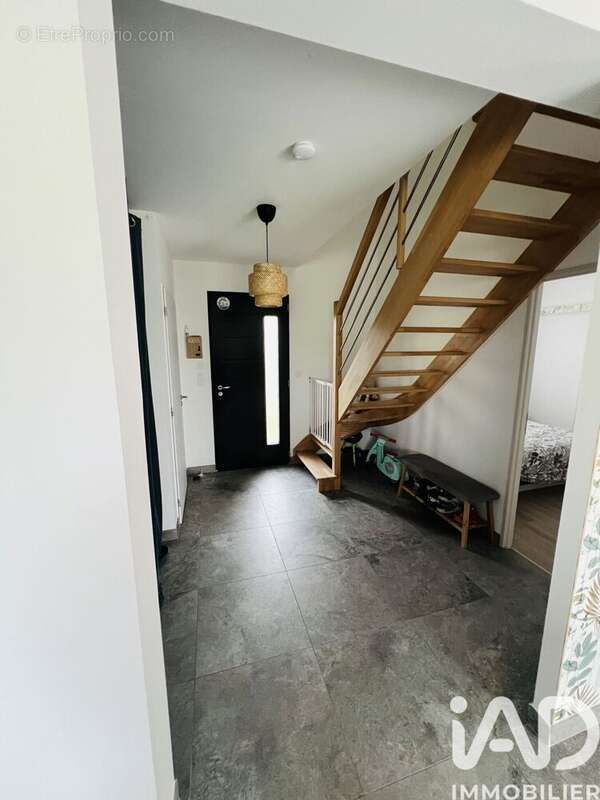 Maison 130 m² à La Croix-En-Touraine  - photo 7