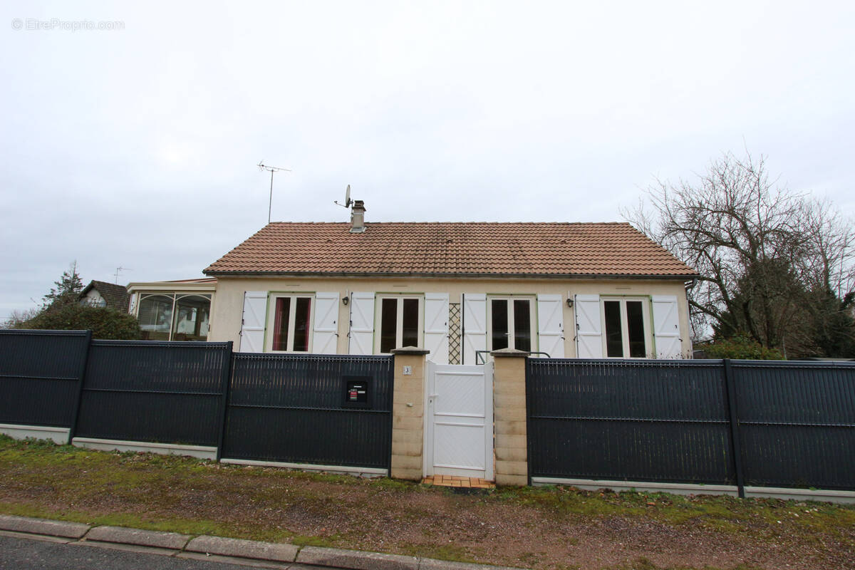 Maison à VARENNES-VAUZELLES