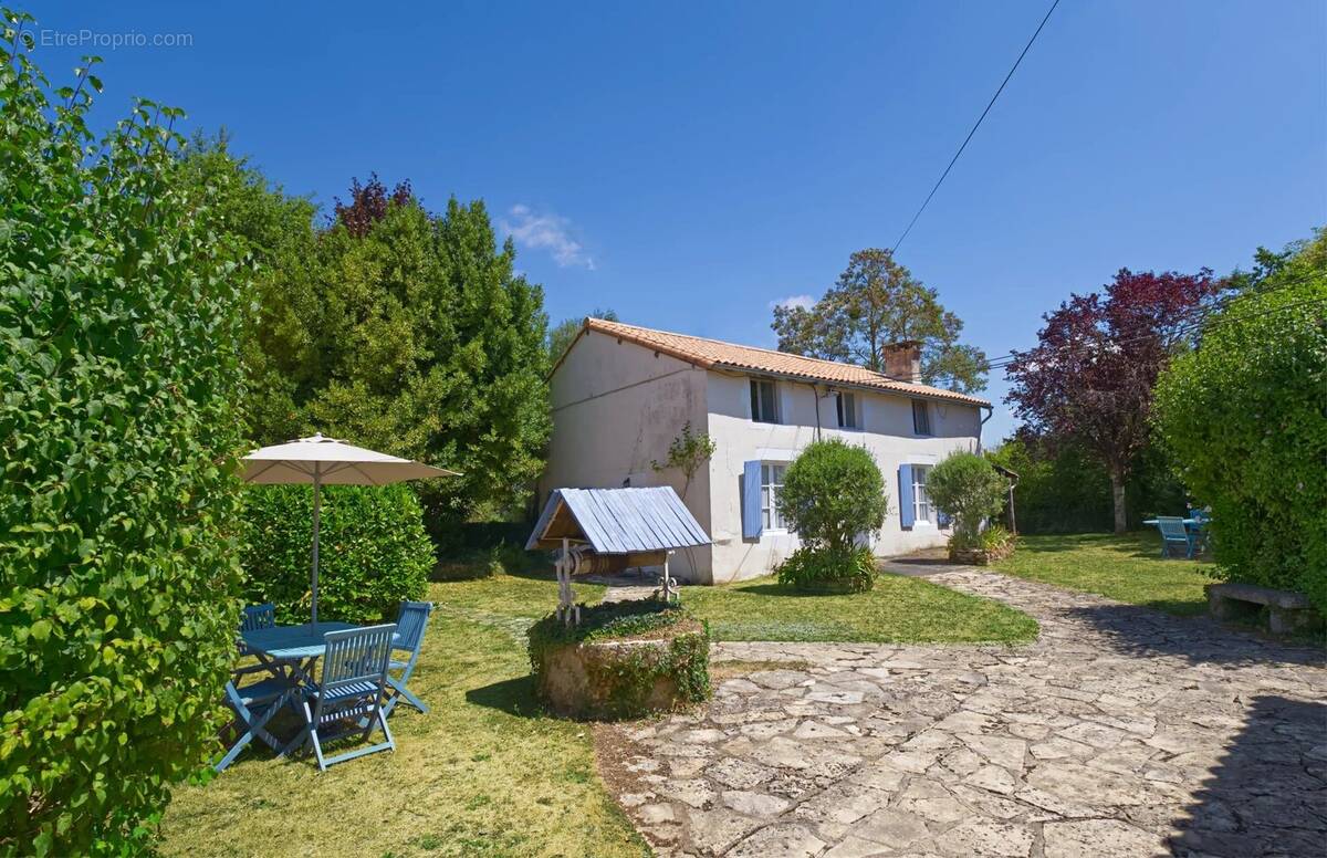 Maison à CAUNAY