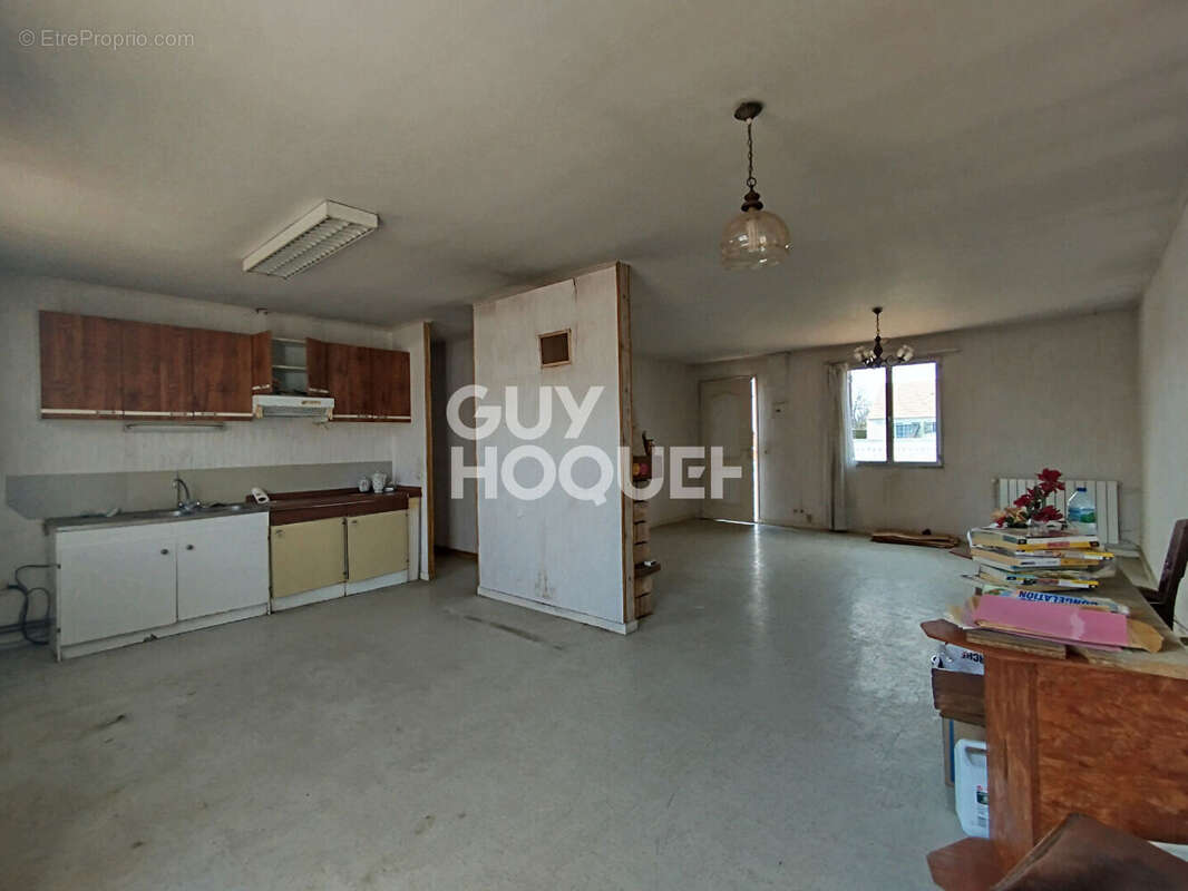 Maison à SAINT-REMY-SUR-AVRE