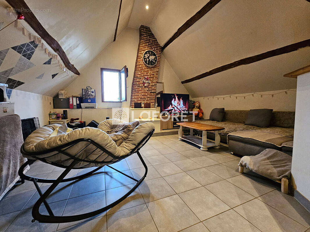 Appartement à MOUY