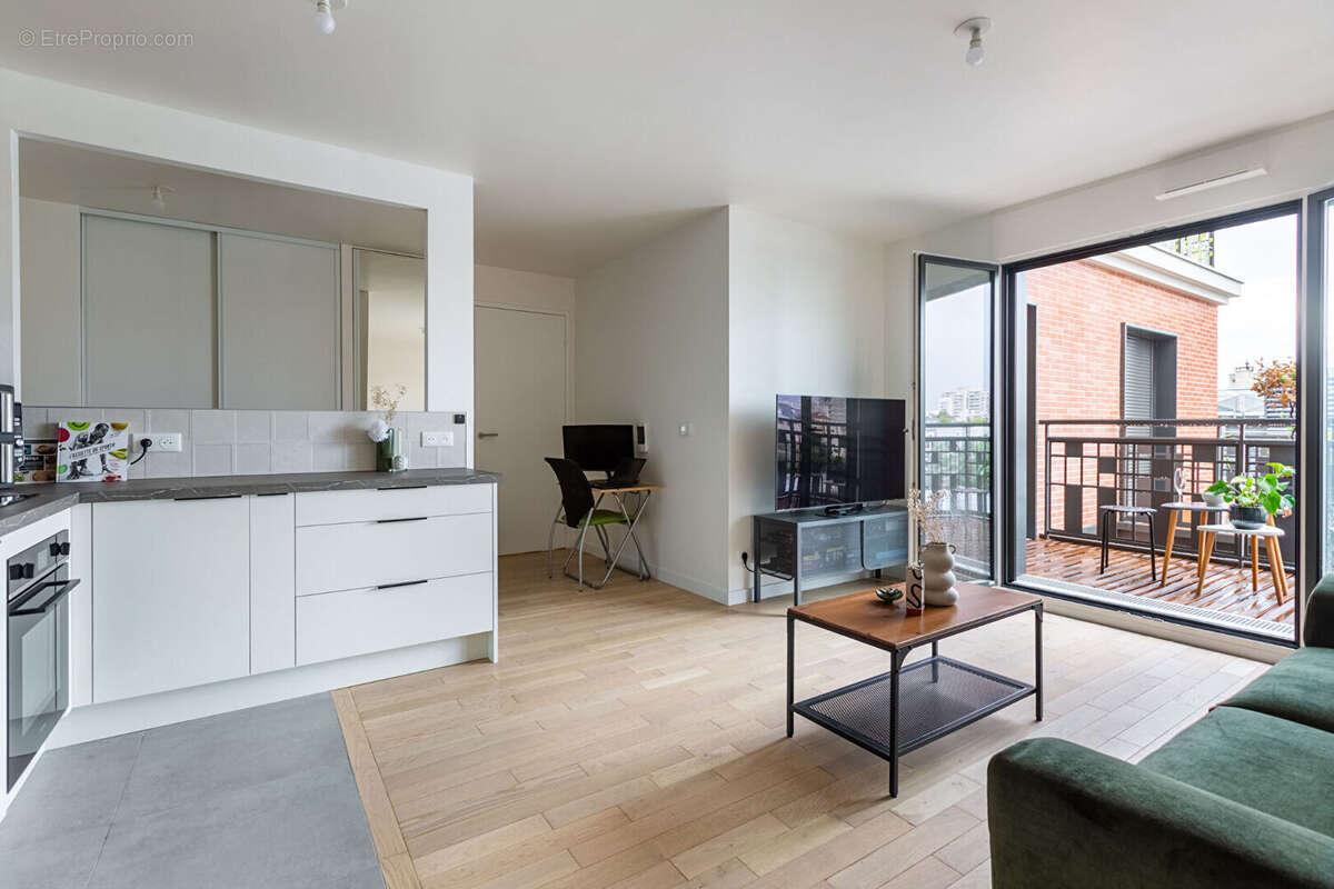 Appartement à COURBEVOIE