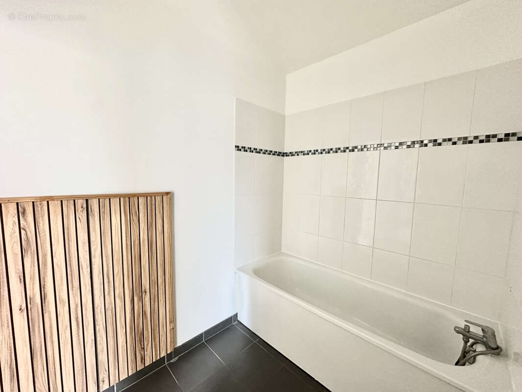 Appartement à SAINT-PIERRE-DU-PERRAY