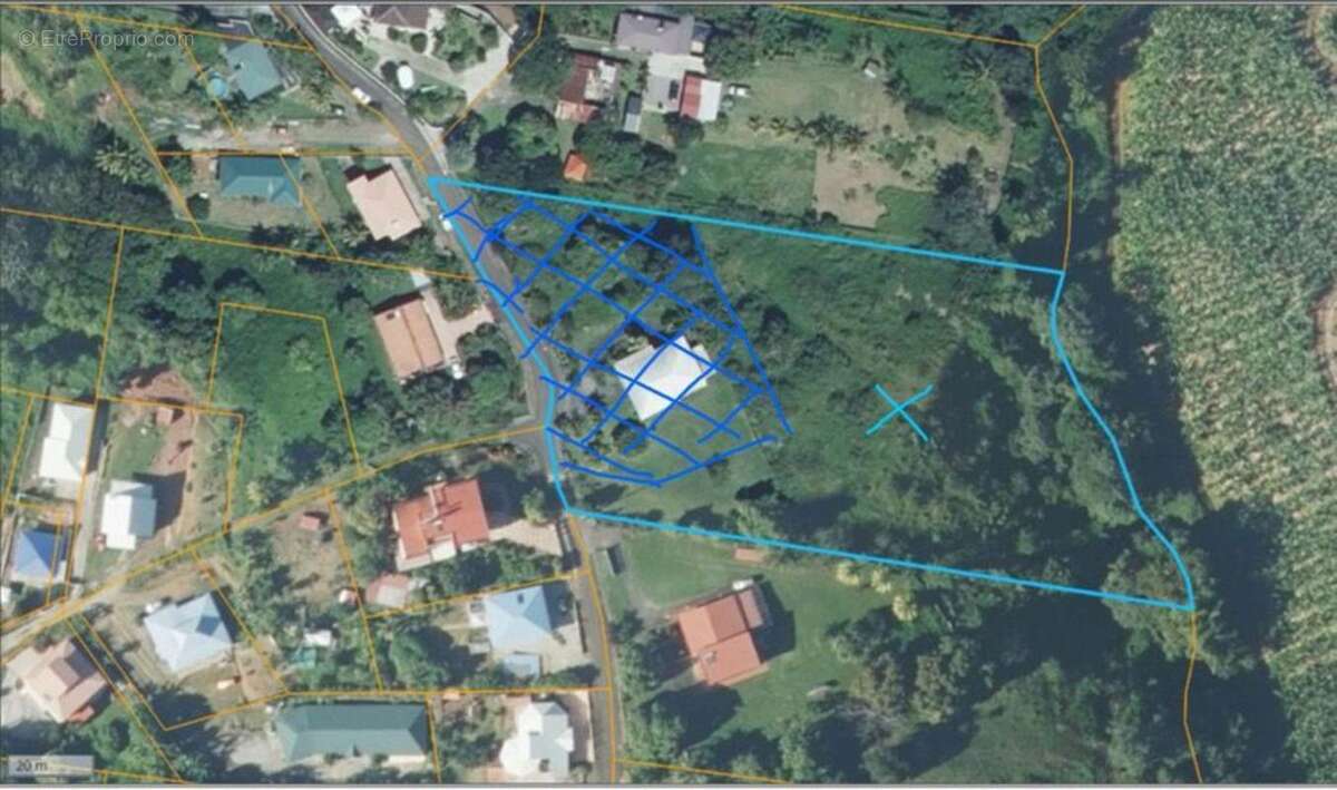 Terrain à LE LAMENTIN