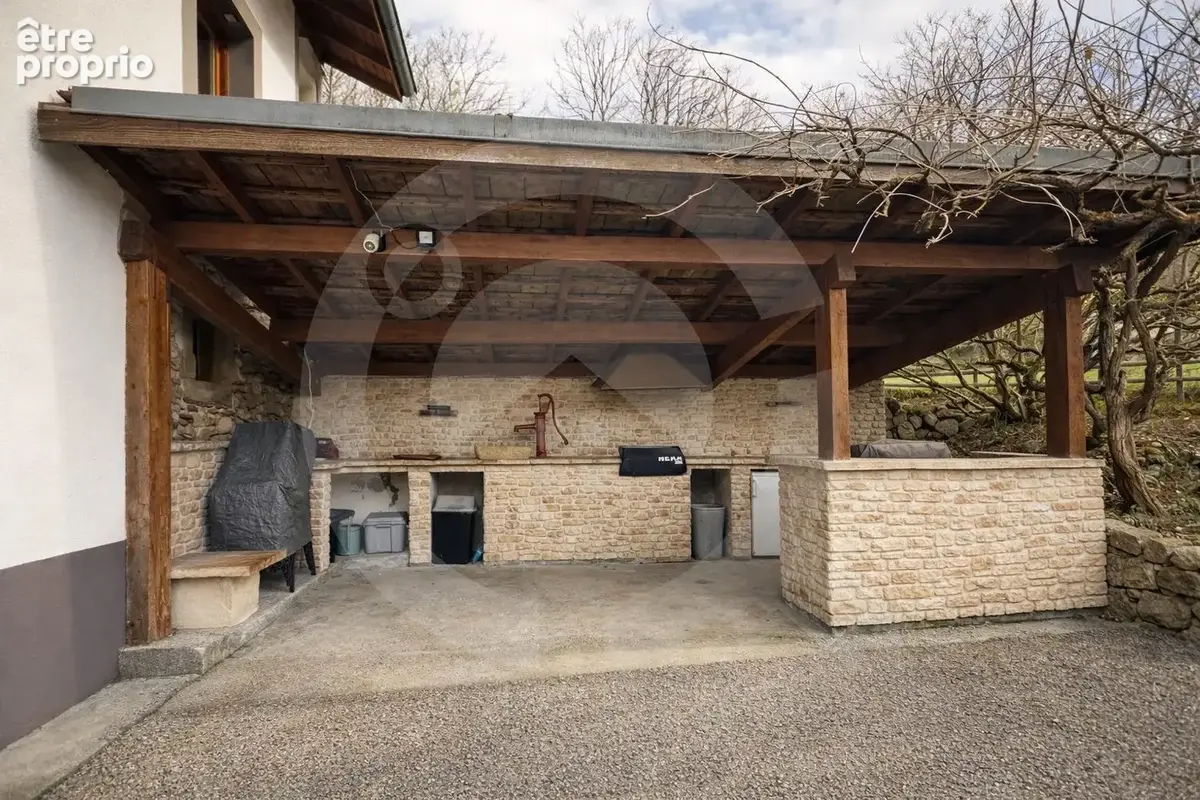 Maison 8 pièces 275 m² à vendre à Arthaz-Pont-Notre-Dame (74380) - photo 2