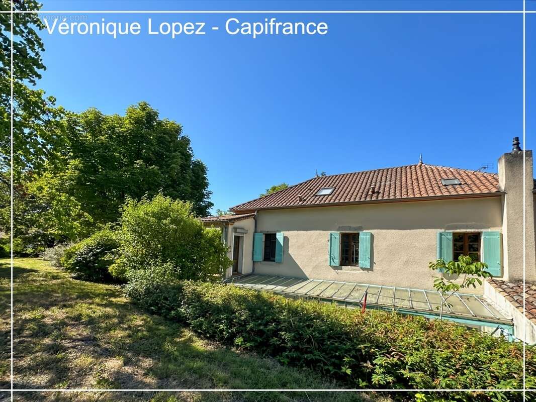 Agen, à seulement 6kms, authentique maison en pierre de 203m² avec grand terrain, garage et cave - photo 11