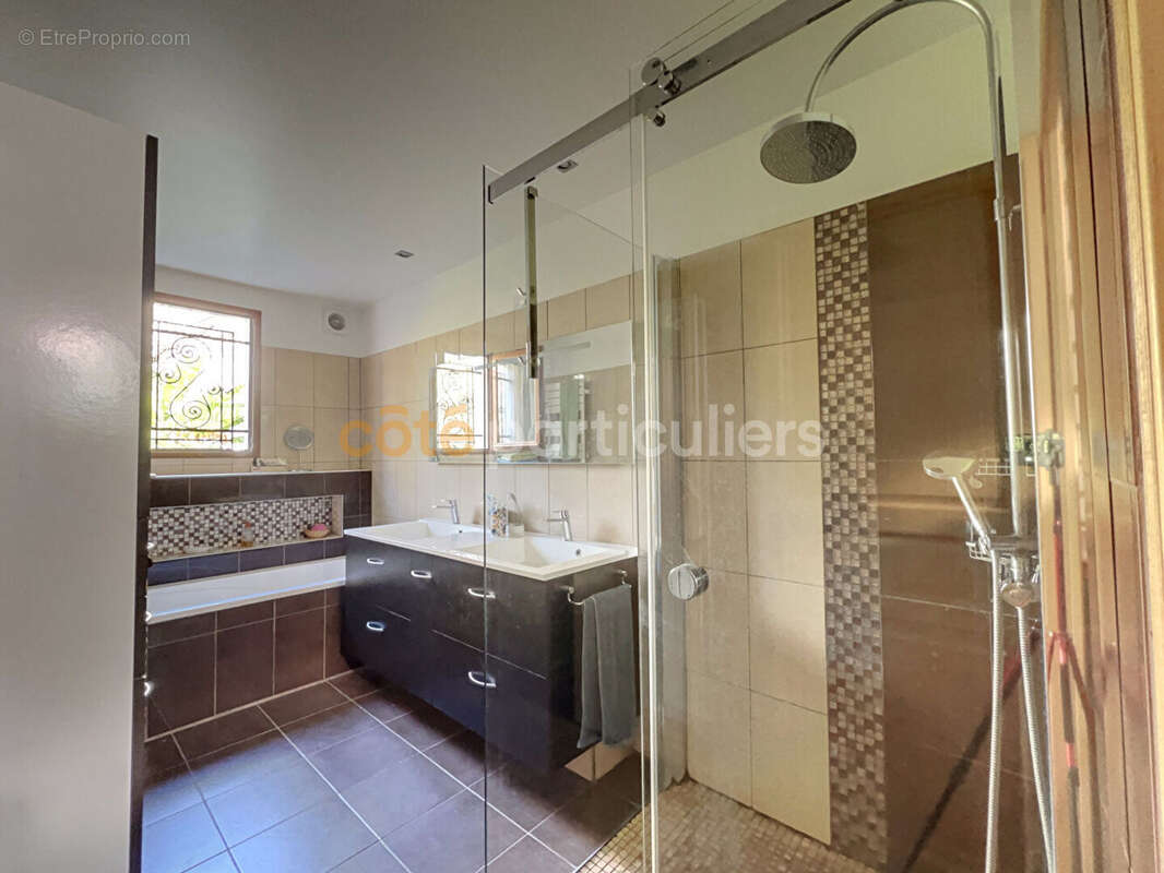 Maison à THORIGNY-SUR-MARNE