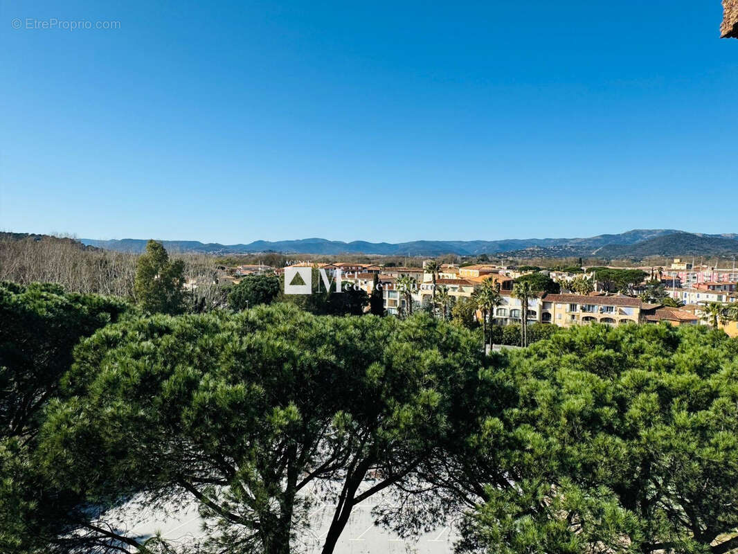 Appartement à COGOLIN