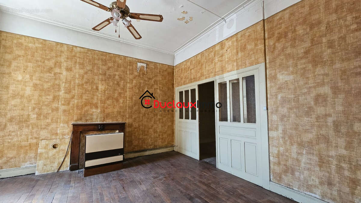 AURILLAC, GRAND appartement à rénover - photo 4