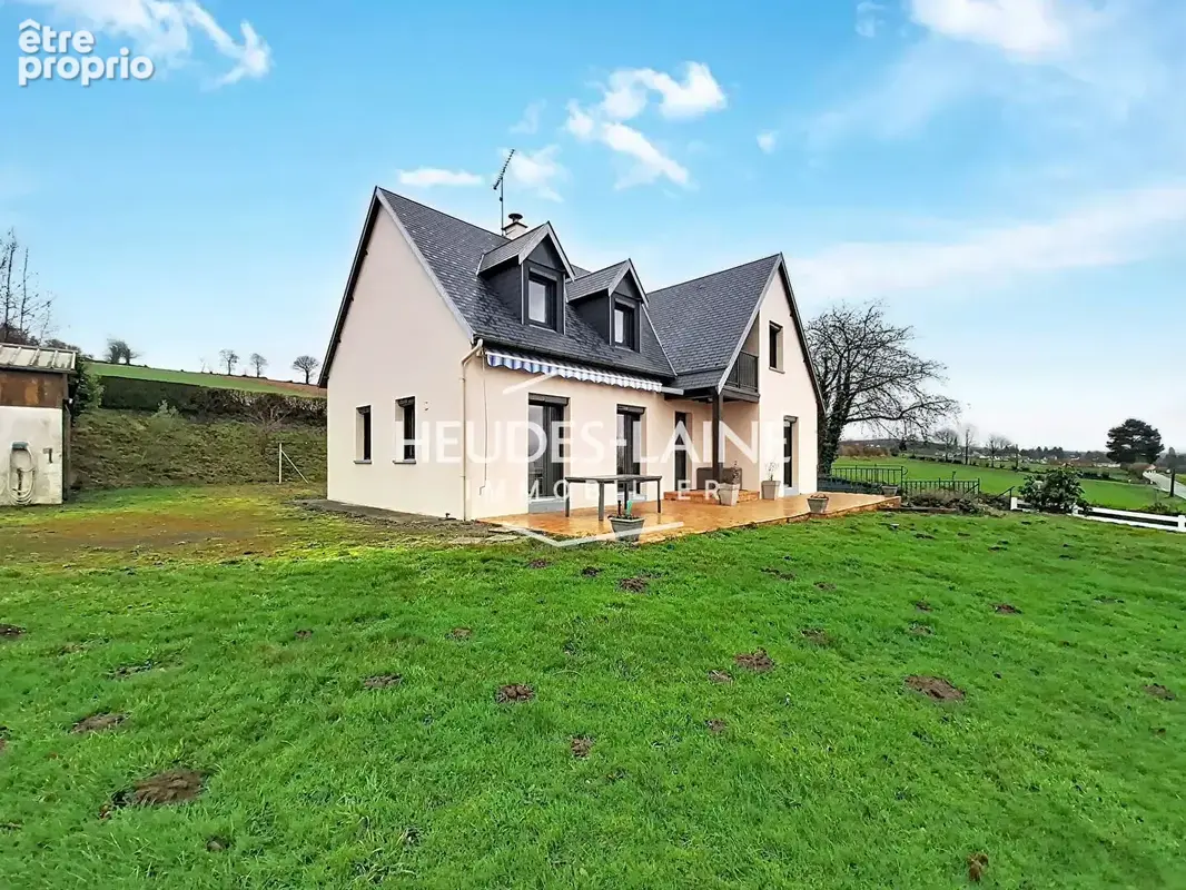 Maison à SAINT-LAURENT-DE-CUVES