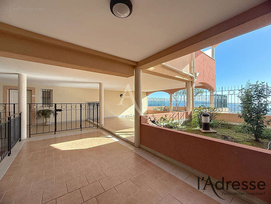 Magnifique appartement 4 pièces de 103,5m2 avec un double garage et une cave ! - photo 16