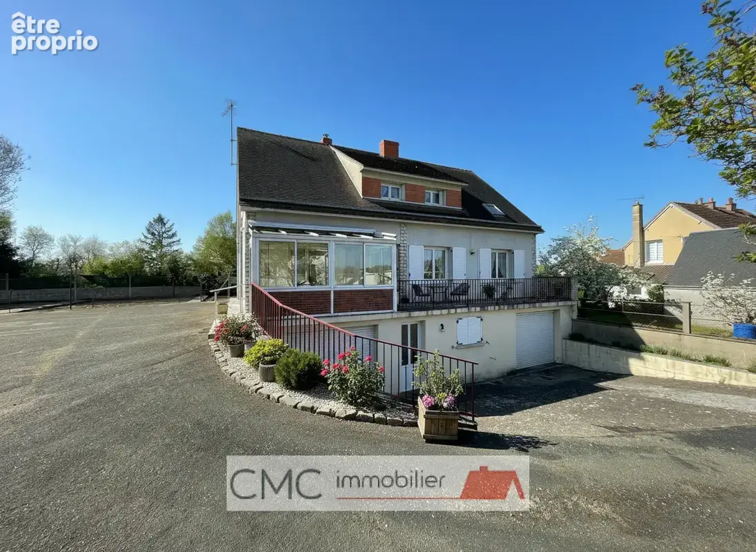 Maison à LE COUDRAY