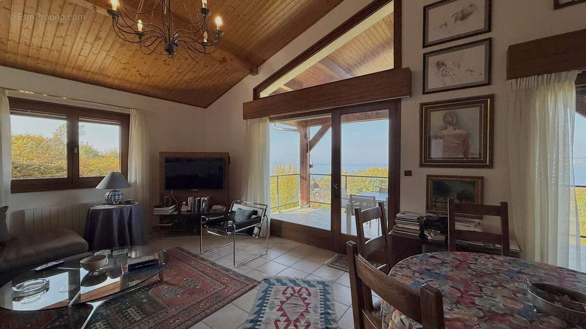 Maison à MAXILLY-SUR-LEMAN