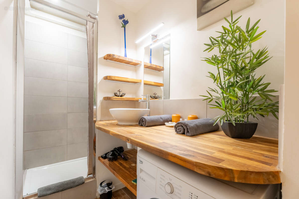 Appartement à MARSEILLE-1E