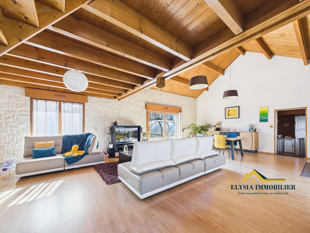 Maison à CHAUDENEY-SUR-MOSELLE