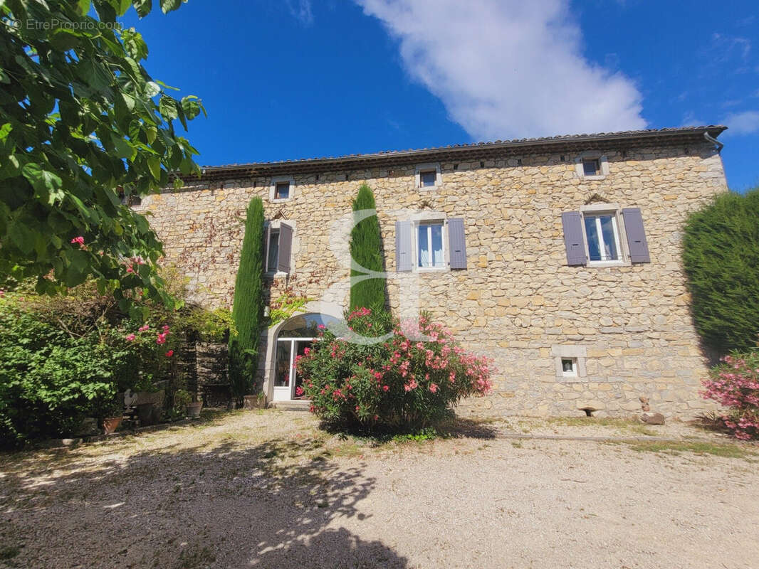 Maison à VILLENEUVE-DE-BERG