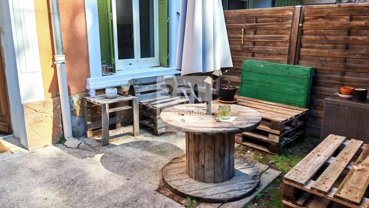 Appartement à CAIRANNE