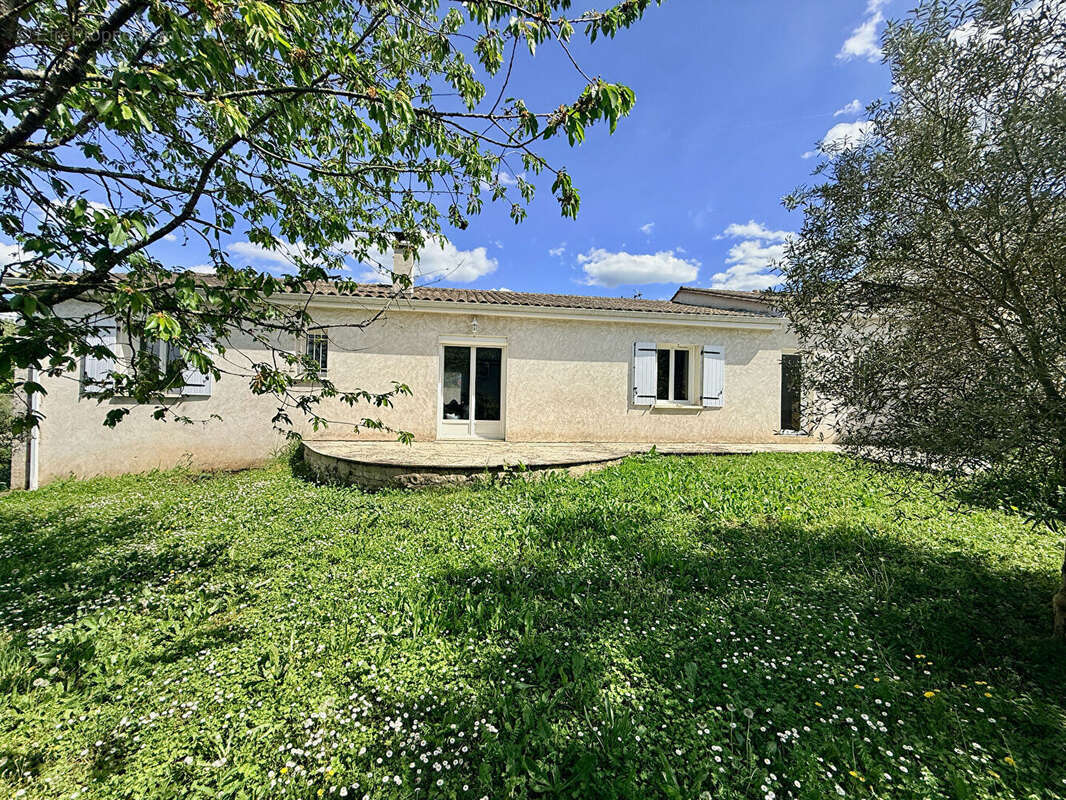 Maison Magnac Sur Touvre 6 pièce(s) 132 m2 - photo 2