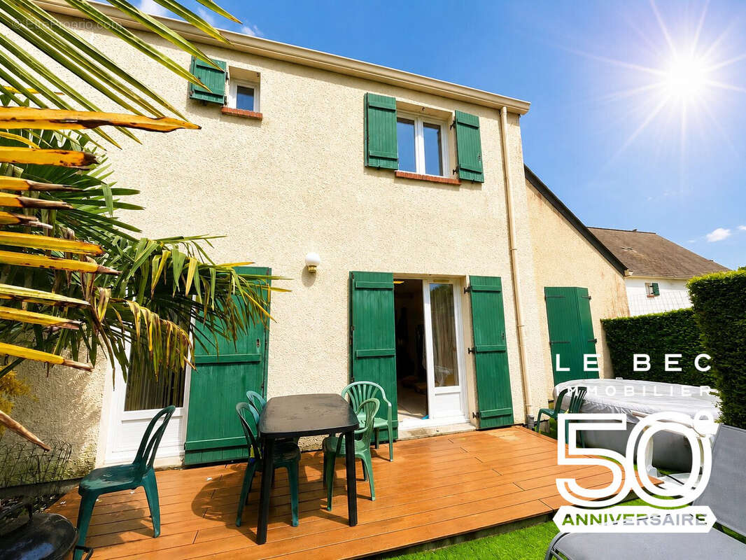 Maison à SAINT-AVE
