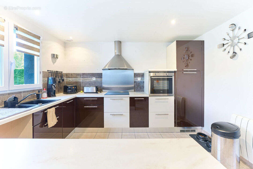 maison prête à vivre, cuisine aménagée &amp; équipée - Maison à LA POMMERAYE