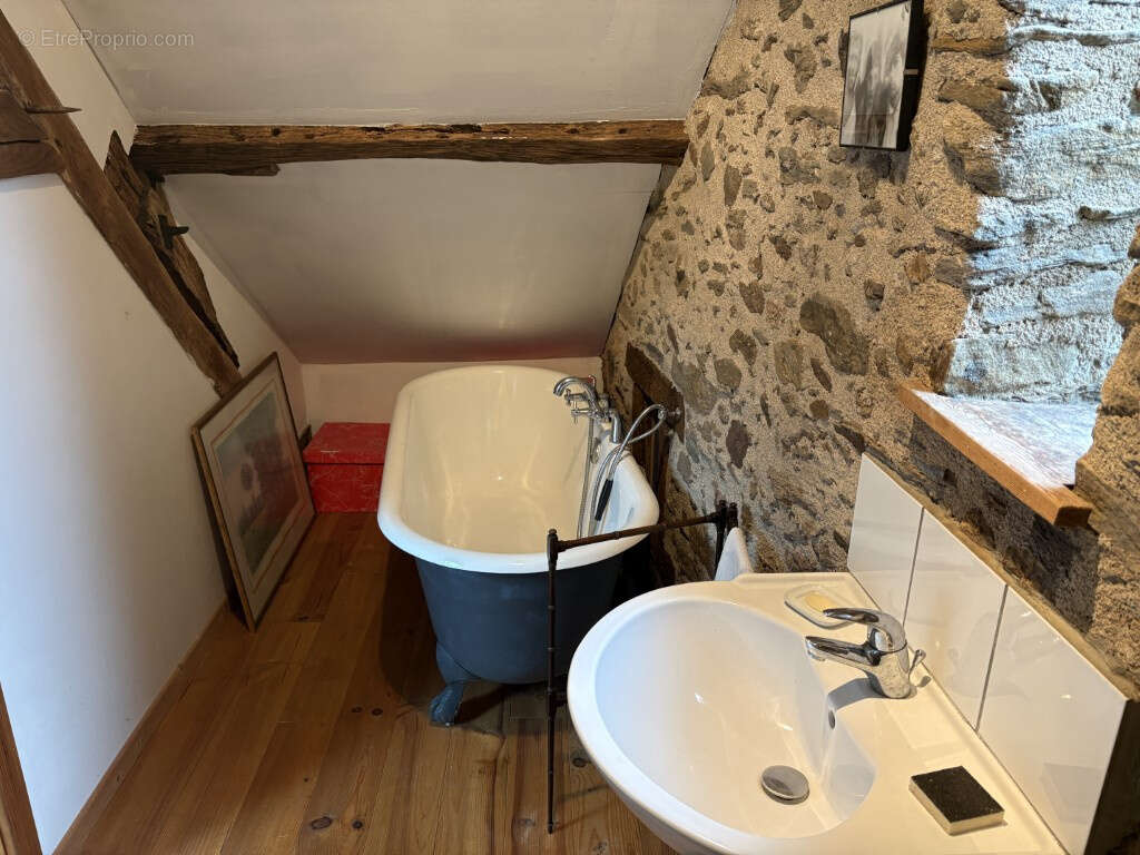 Proche Pompadour, en voie sans issue, dans petit hameau - photo 12