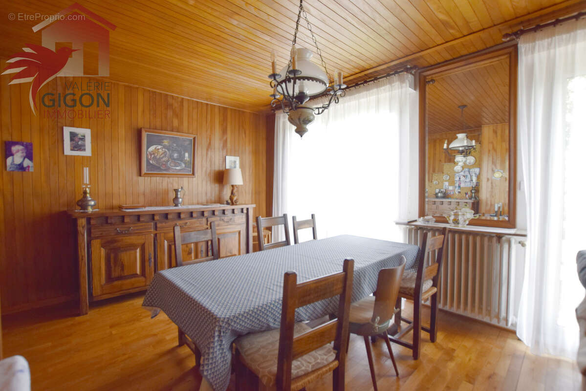 Maison à VIEUX-CHARMONT