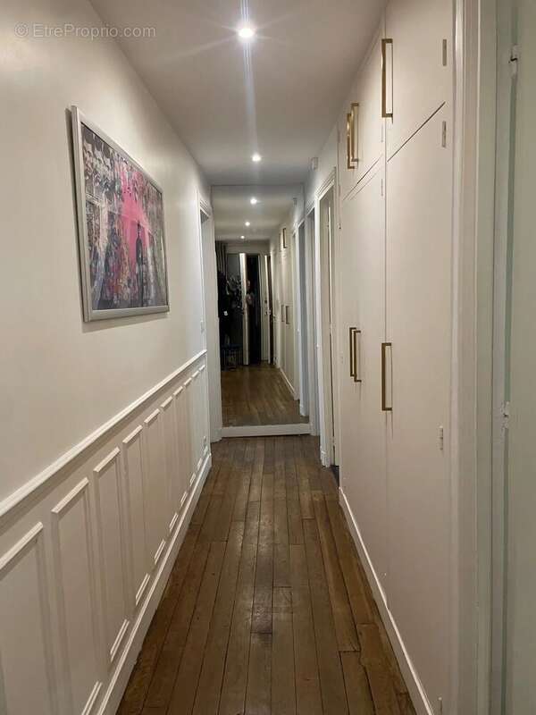 Appartement à PARIS-17E